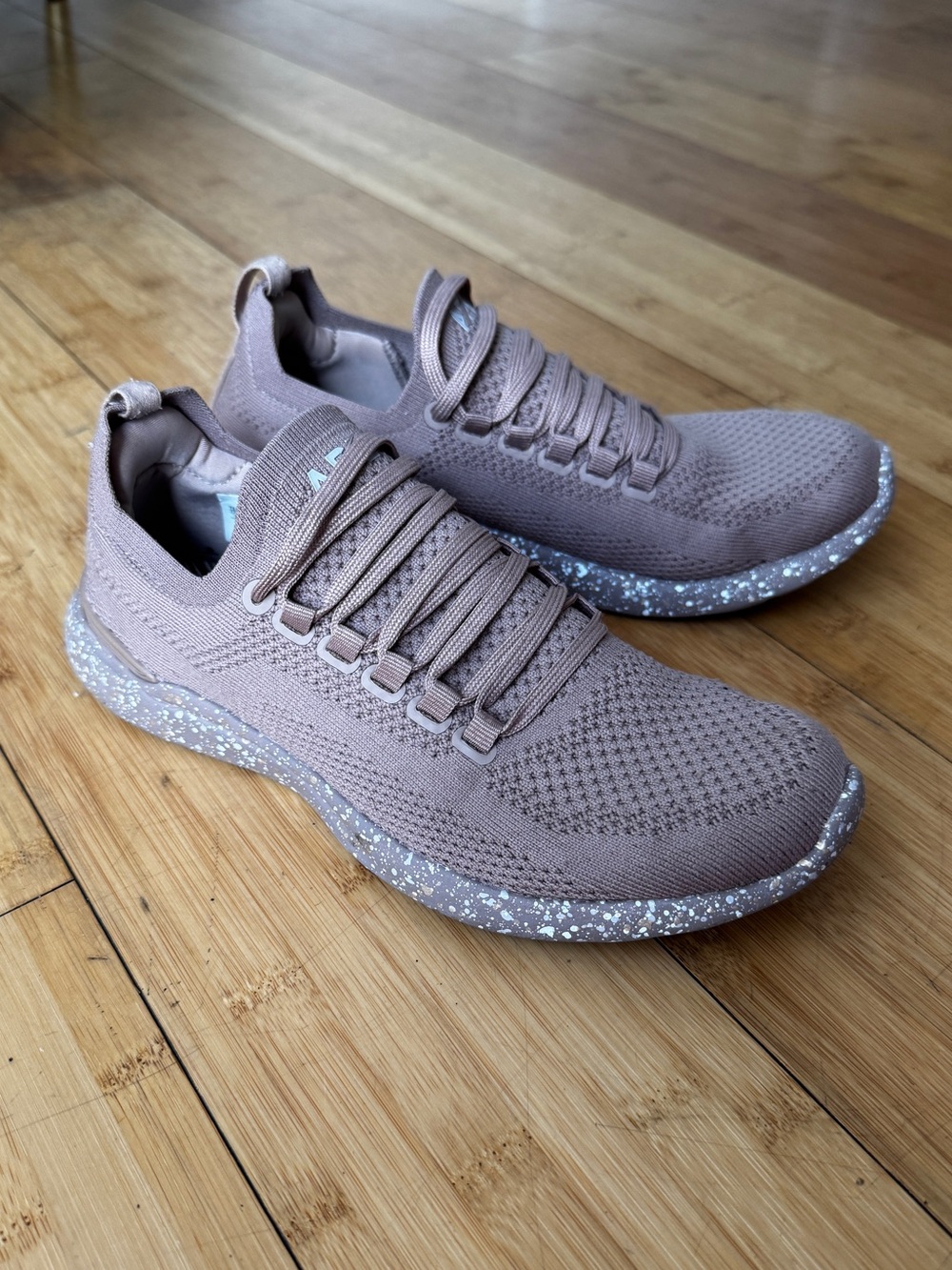 APL Techloom Breeze mauve , pink rose, dusty pink women’s sneakers